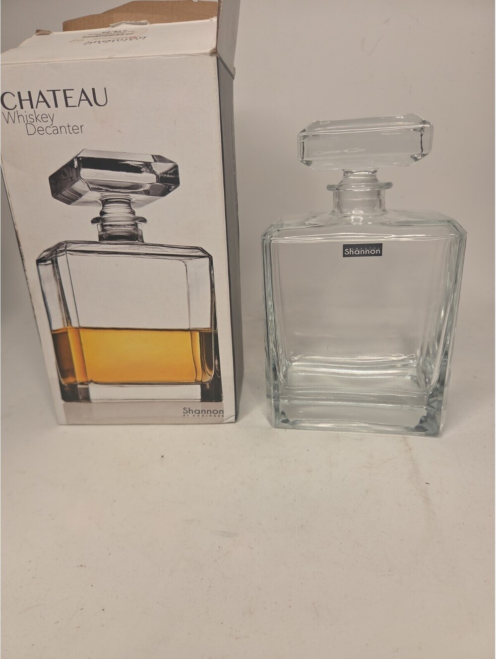 Shannon By Godinger 30oz Reserve Whiskey Decanter Clear. Chateau
